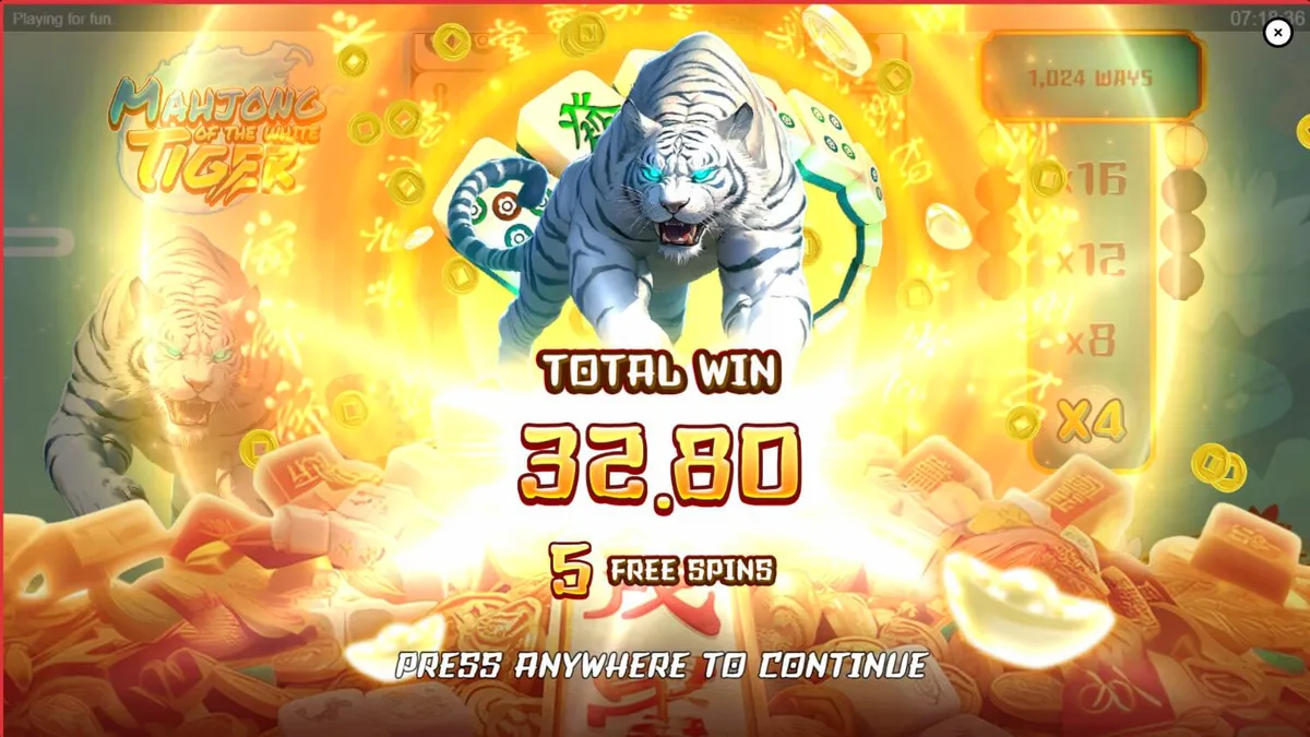 Interface do jogo Mahjong of the White Tiger com símbolos de Mahjong e um tigre branco ao fundo